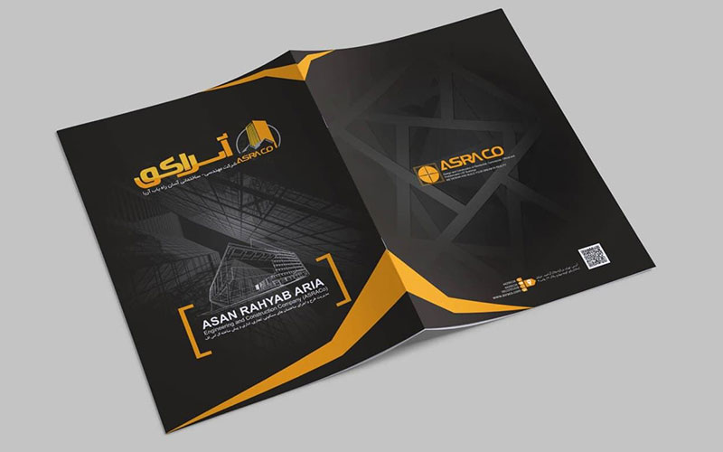 صحافی با منگنه